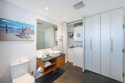 A 406 FANTASTIC OCEAN BEACH And MARINA VIEW APT - MANDURAH - Tourism Search 15