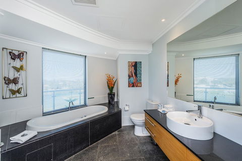A 406 FANTASTIC OCEAN BEACH And MARINA VIEW APT - MANDURAH - Tourism Search 14