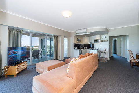 A 406 FANTASTIC OCEAN BEACH And MARINA VIEW APT - MANDURAH - Tourism Search 22