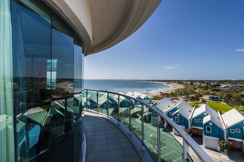 A 406 FANTASTIC OCEAN BEACH And MARINA VIEW APT - MANDURAH - Tourism Search 9