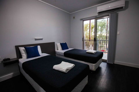 Beadon Bay Hotel - Tourism Search 6
