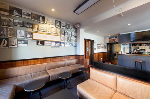 Customs House Hotel - Tourism Search 1