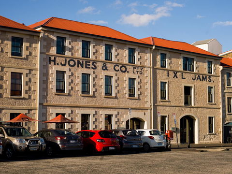 The Henry Jones Art Hotel - Tourism Search 5