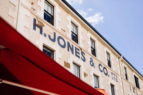 The Henry Jones Art Hotel - Tourism Search 0