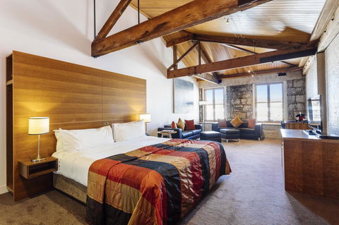 The Henry Jones Art Hotel - Tourism Search 6