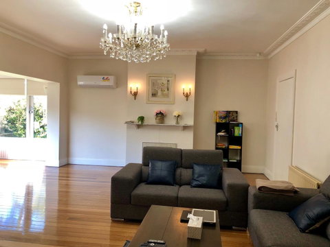 Riverbank Villa - Tourism Search 3