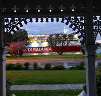 Riverbank villa - 4 bedroom house villa - Tourism Search