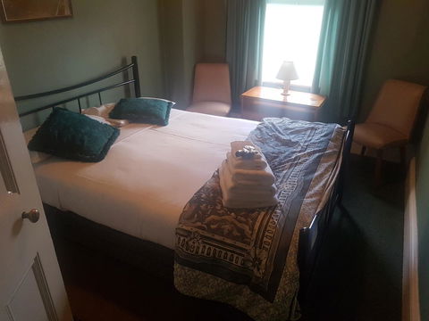 The Richmond Arms Hotel - Tourism Search 9