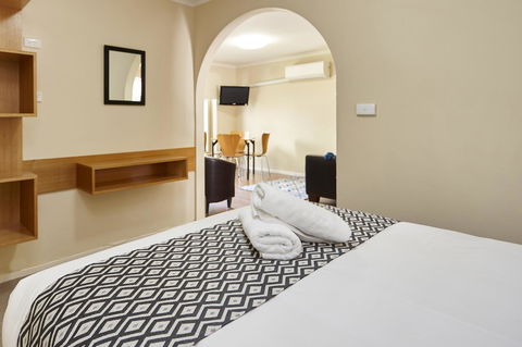 Elphin Serviced Apartments - Tourism Search 31