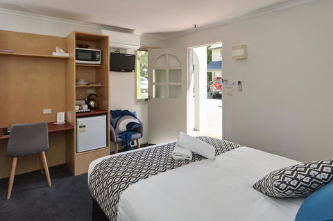 Elphin Serviced Apartments - Tourism Search 33