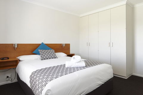 Elphin Serviced Apartments - Tourism Search 25