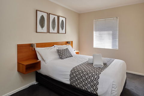 Elphin Serviced Apartments - Tourism Search 1