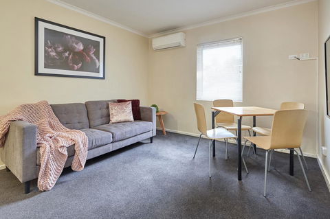 Elphin Serviced Apartments - Tourism Search 7
