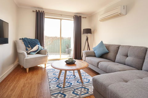 Elphin Serviced Apartments - Tourism Search 13