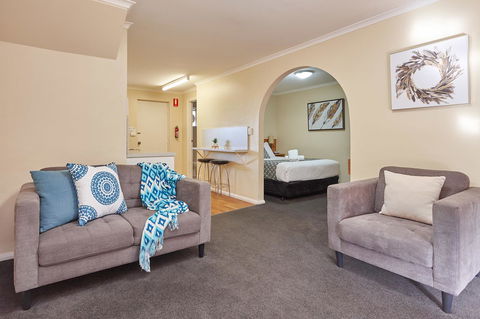 Elphin Serviced Apartments - Tourism Search 9