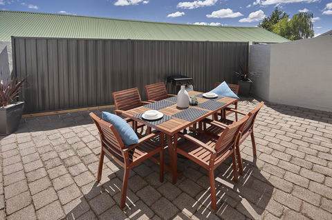 Elphin Serviced Apartments - Tourism Search 21