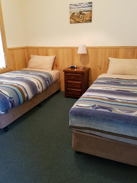 Driftwood Strahan Villas - Tourism Search 11