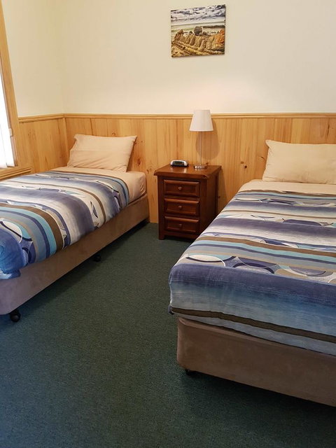 Driftwood Strahan Villas - Tourism Search 1