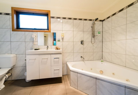 Driftwood Strahan Villas - Tourism Search 0