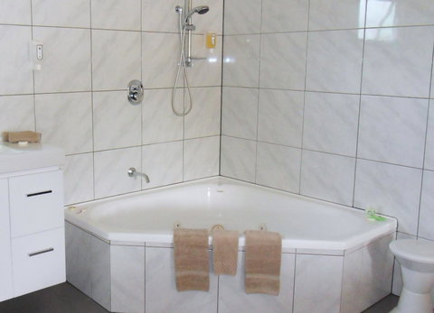 Driftwood Strahan Villas - Tourism Search 21