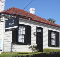Alice's Cottages - Tourism Search