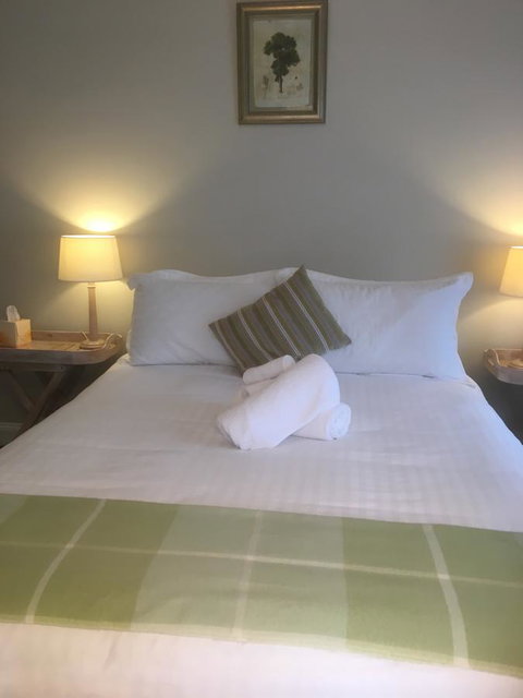 House On The Hill Bed And Breakfast - Tourism Search 28