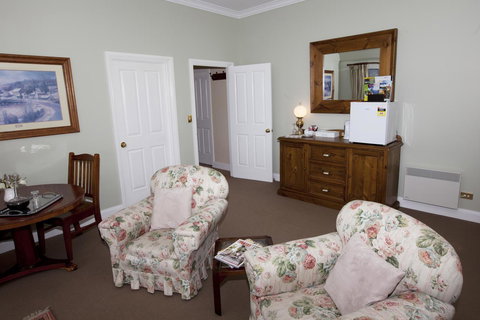 House On The Hill Bed And Breakfast - Tourism Search 37