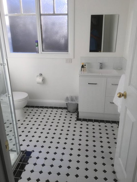 House On The Hill Bed And Breakfast - Tourism Search 12