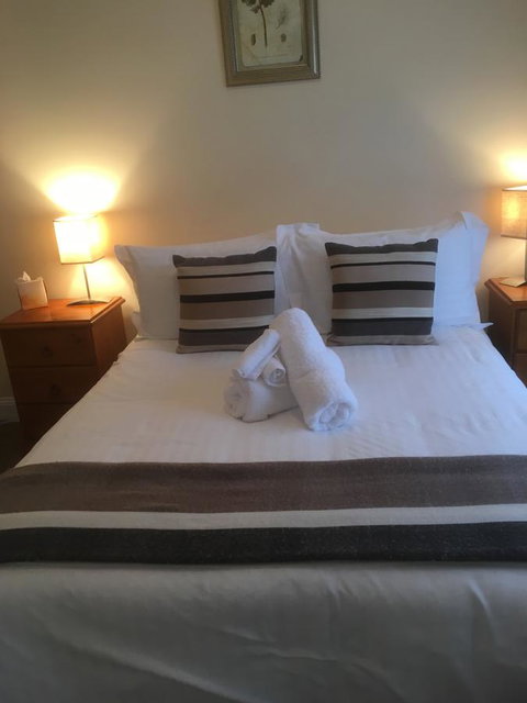 House On The Hill Bed And Breakfast - Tourism Search 27