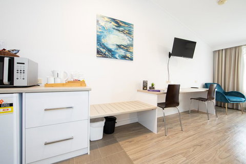 New England Motor Lodge - Tourism Search 2