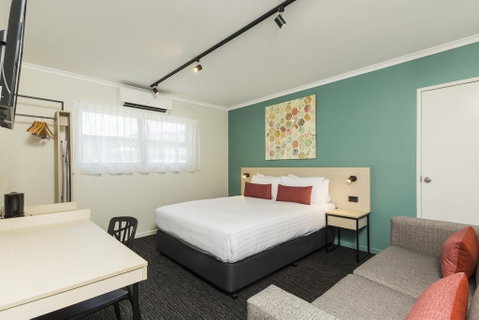 Nightcap At Balaclava Hotel - Tourism Search 0