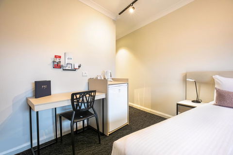 Nightcap At Hendon Hotel - Tourism Search 2
