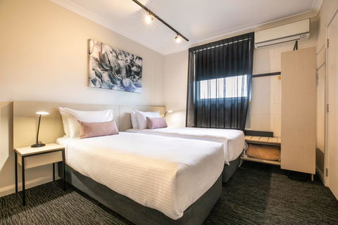 Nightcap At Hendon Hotel - Tourism Search 1