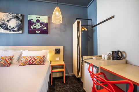 Nightcap At Monash Hotel - Tourism Search 2