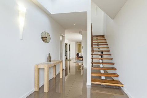 Ocean View: Luxury Beachfront - Tourism Search 1