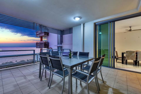 Oceana Darwin Central Oceanfront 3 Bedroom 2 Lounge Room Pool Gym Tennis Court Sleeps 9 - Tourism Search 2