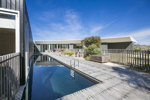 Oceania Retreat Luxury Family Retreat With Pool And Beach Access - Tourism Search 1