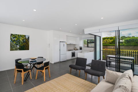Oxford Steps - Executive 2BR Bulimba Apartment Across From The Park On Oxford St - Tourism Search 1