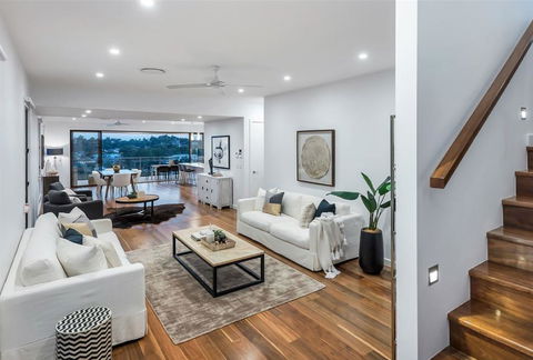 Panoramic Views Villa Birdwood Terrace 4 Bedroms - Toowong - Tourism Search 3