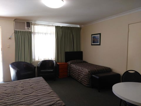 Paramount Motel - Tourism Search 1
