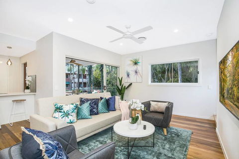 Park Avenue Townhouse Retreat Brisbane Sleeps 10 - Tourism Search 3