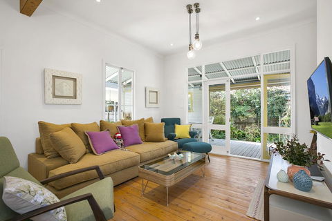 Paws Up Cottage - Tourism Search 0