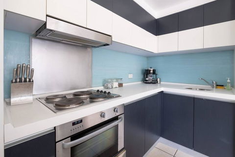 Peaceful 1 Bedroom Apartment With Parking - Tourism Search 3