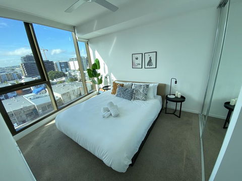 Perfect Short Term Stay In Brissy Cozy & Relax - Tourism Search 3