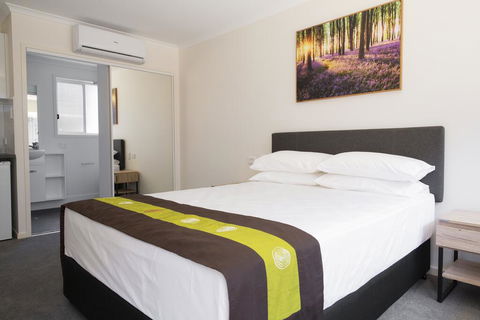 Petrie Mill Motel - Tourism Search 0