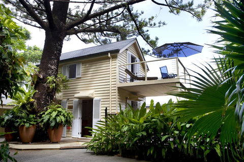 Port Douglas Cottage & Lodge - Tourism Search 0