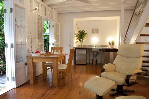 Port Douglas Cottage & Lodge - Tourism Search 3