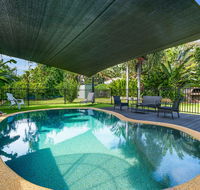 Private Pool Big Backyard Aircon - Paradise - Tourism Search