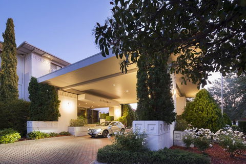 Ramada Diplomat Canberra - Tourism Search 0