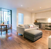 RIVERSIDE RICHMOND LARGE 1 BEDROOM POOLPARKINGNETFLIX - Tourism Search